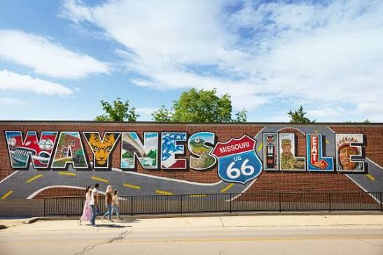 An outdoor mural in Waynesville, Missouri